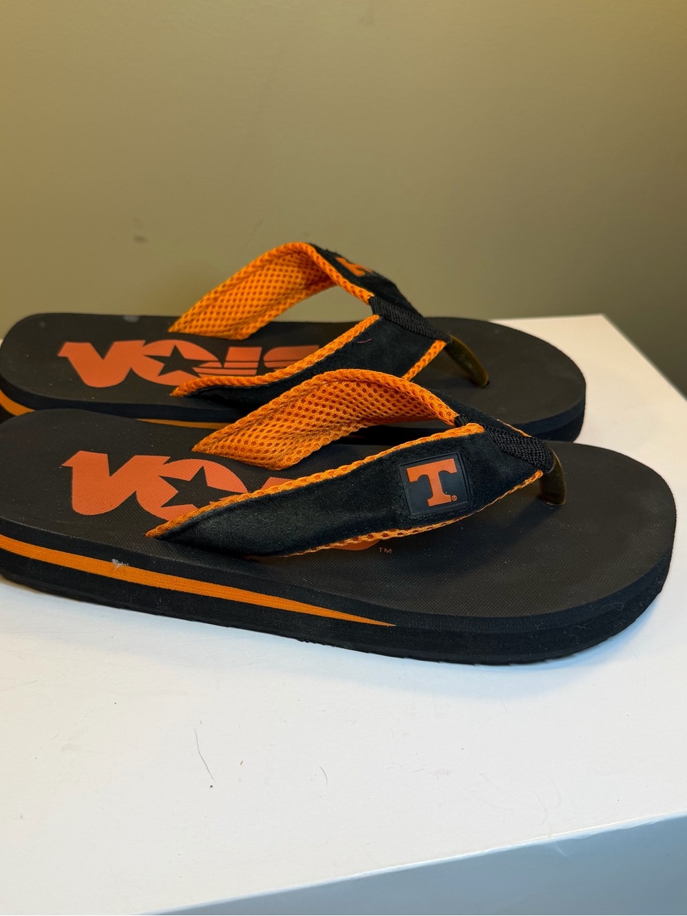University Tennessee Volunteers “Vols” Women’s Flip Flop Sandals Y2K Size 8